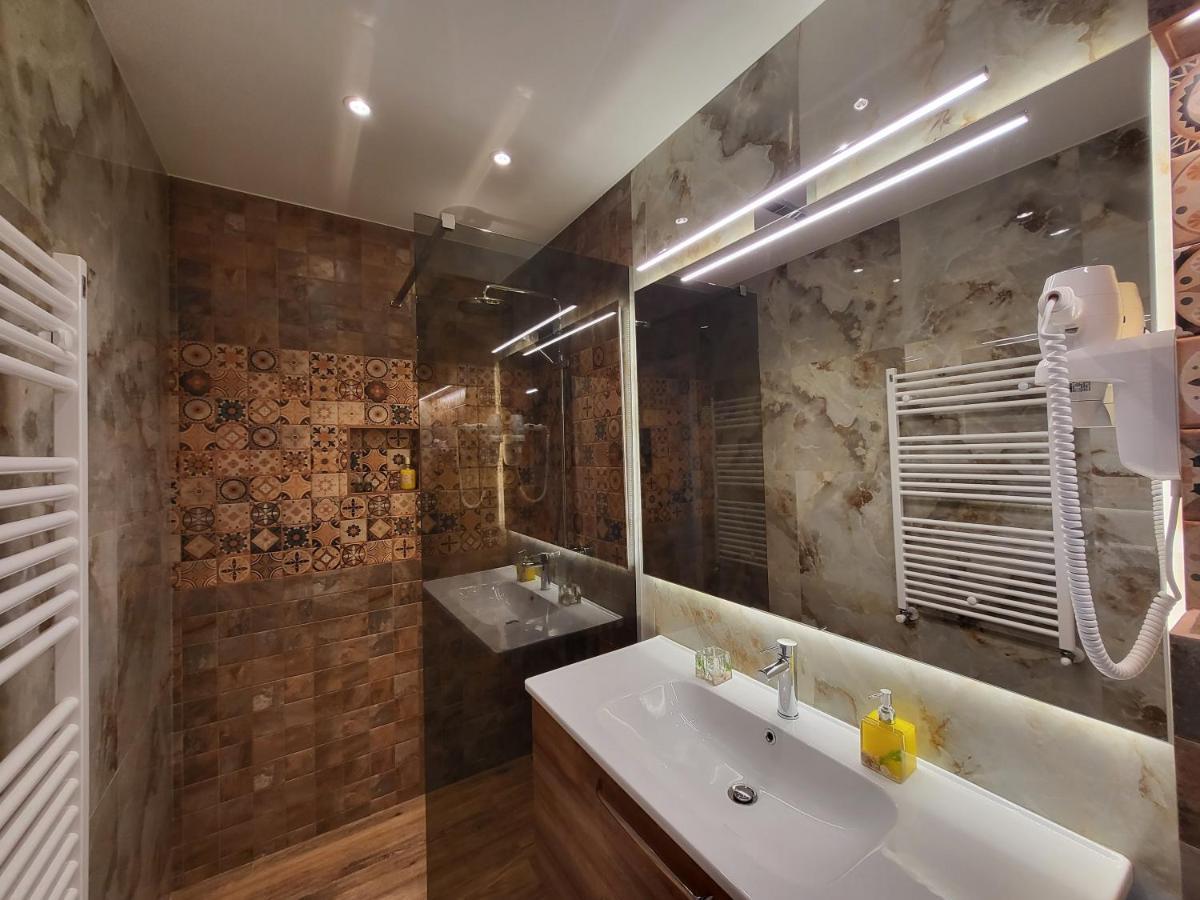 Grozavesti Luxury Apartment With 2 Rooms 부쿠레슈티 외부 사진
